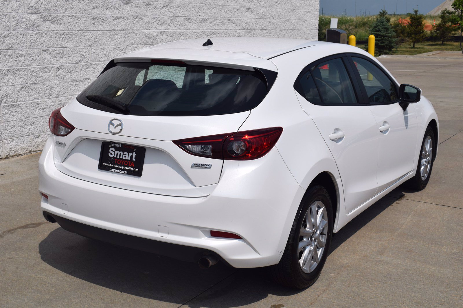 Pre-Owned 2018 Mazda3 5-Door Sport