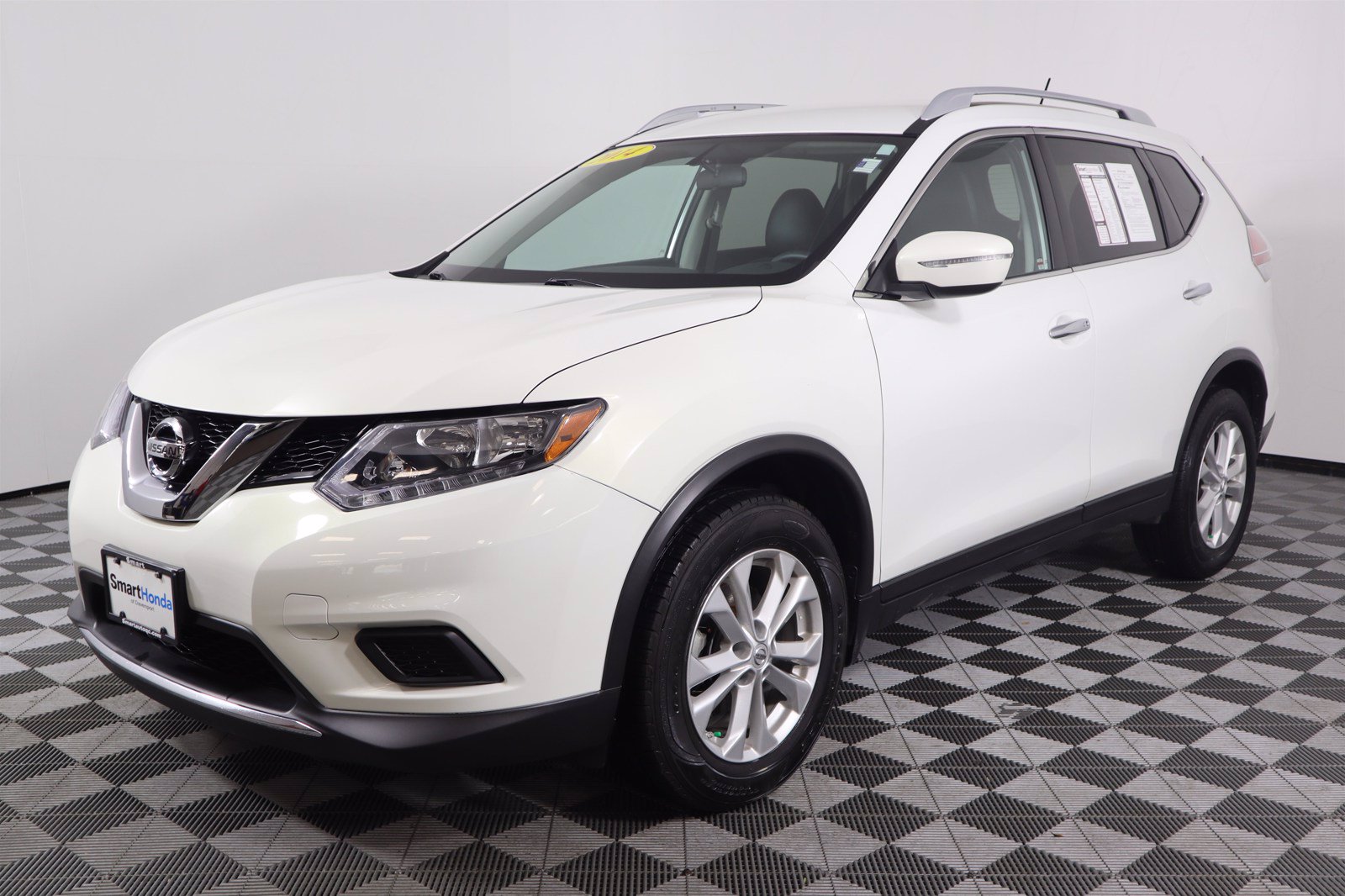 Pre-Owned 2014 Nissan Rogue SV